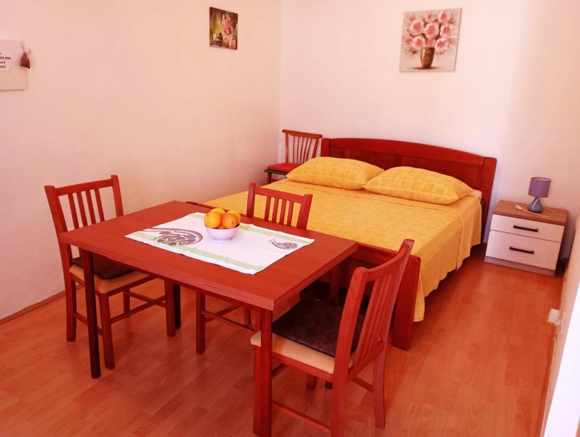 Ana Apartments Vis Bagian luar foto