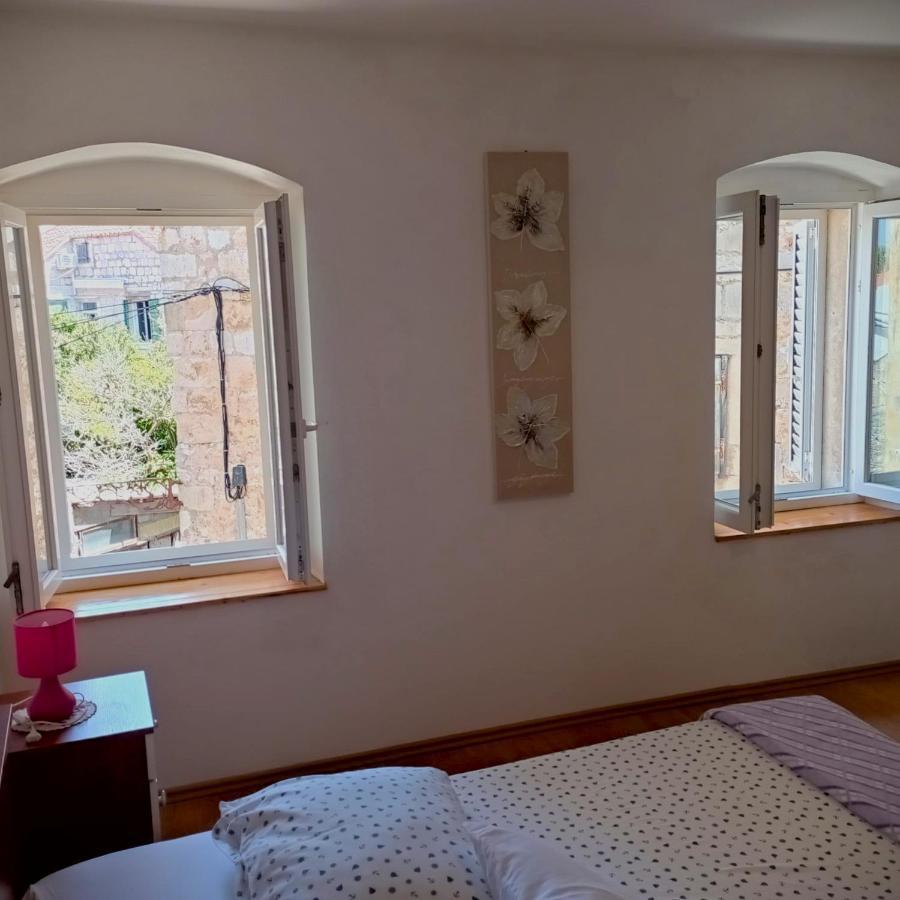 Ana Apartments Vis Bagian luar foto