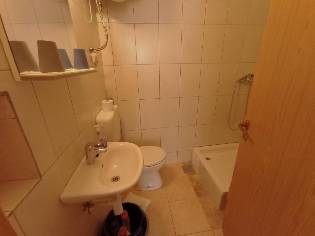 Ana Apartments Vis Bagian luar foto