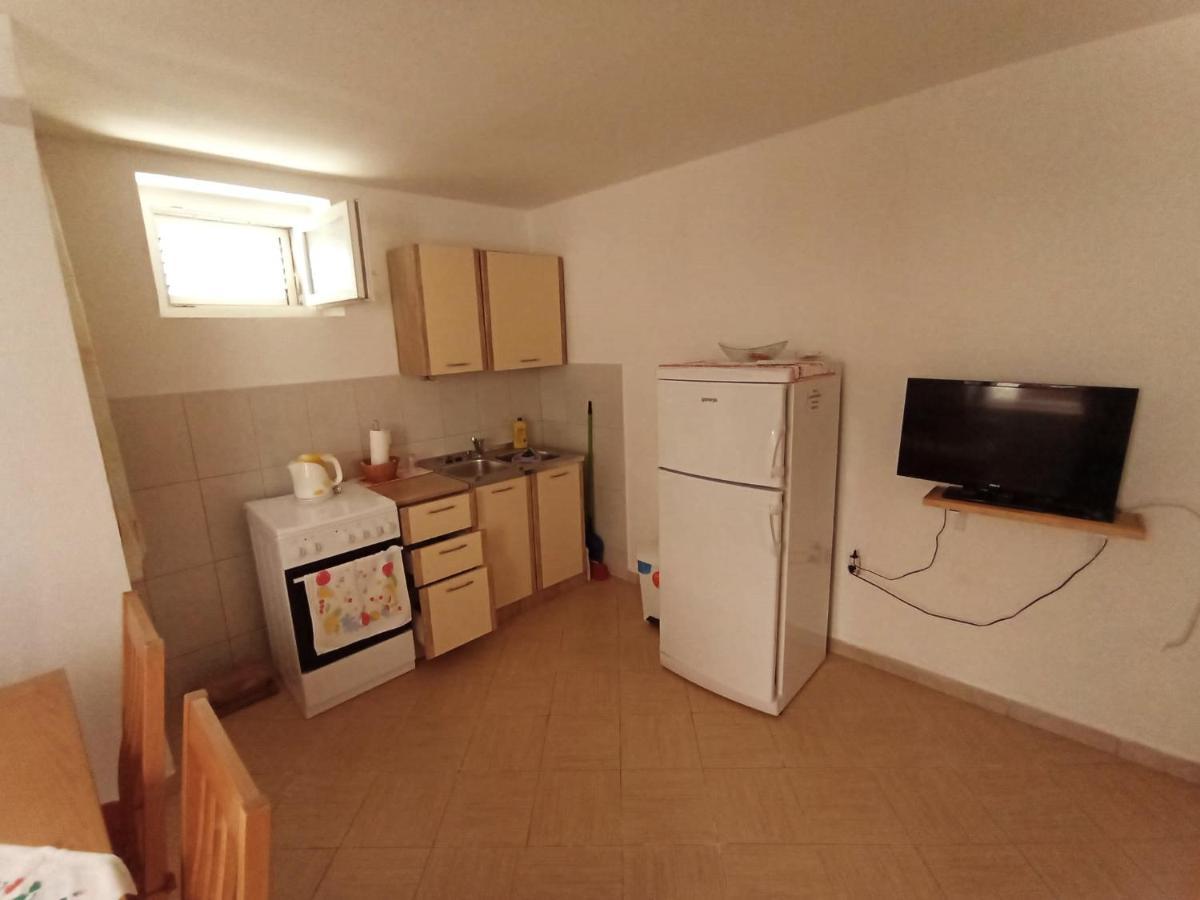Ana Apartments Vis Bagian luar foto