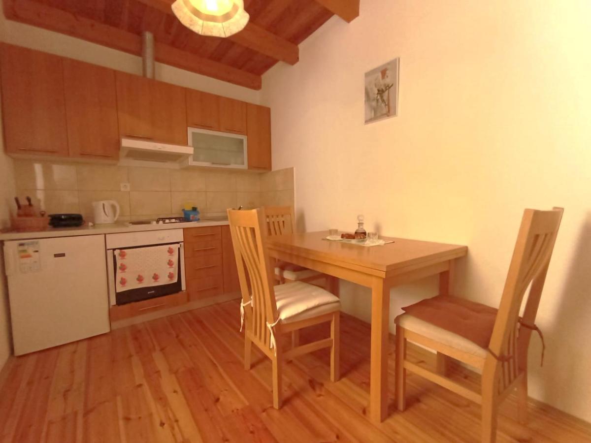 Ana Apartments Vis Bagian luar foto