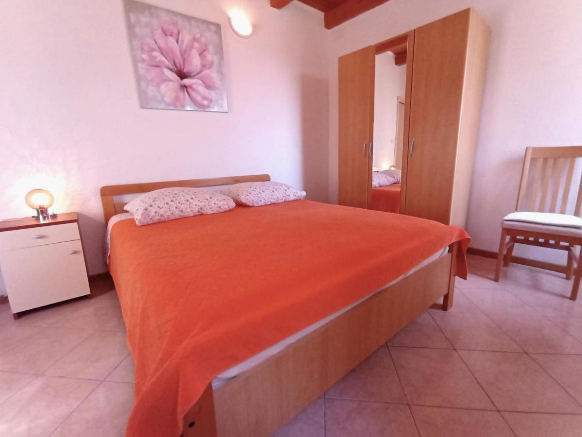 Ana Apartments Vis Bagian luar foto