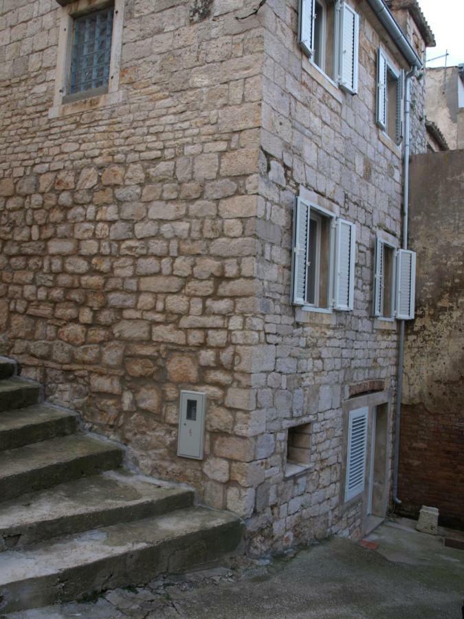 Ana Apartments Vis Bagian luar foto