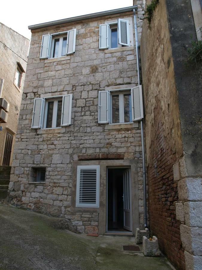 Ana Apartments Vis Bagian luar foto